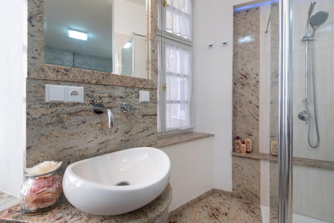 Quiet Apartment In The Heart Of Old Town Centre Praga Exterior foto